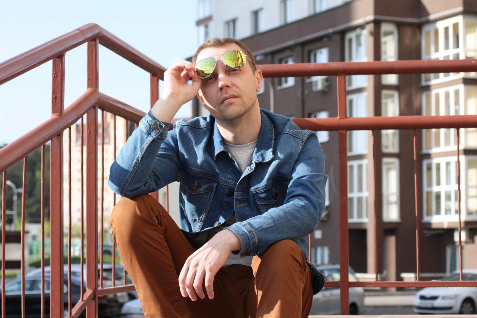 brown jeans fashion trend