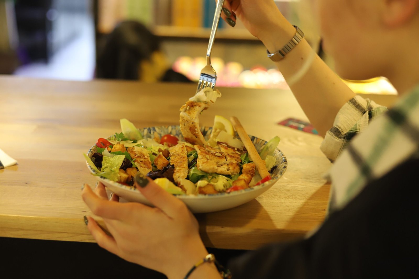 How to Eat Healthy at Restaurants